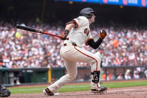 Yastrzemski knocks in 3 runs as Giants sweep struggling Braves with a 4-3 win