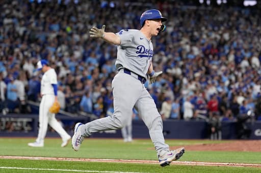 Smith’s homer in 11th lifts Dodgers over Blue Jays 5-4 to become first repeat champion in 25 years