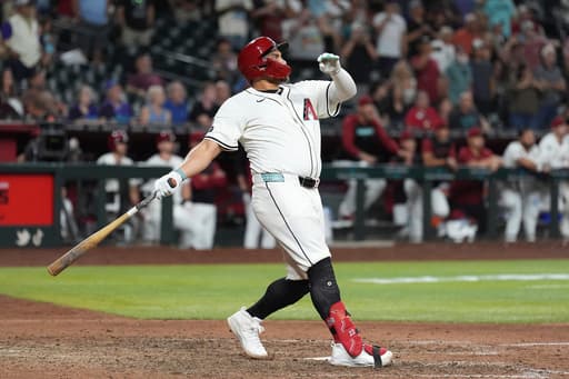 Naylor hits grand slam in 11th and Diamondbacks recover to beat Mariners 8-4