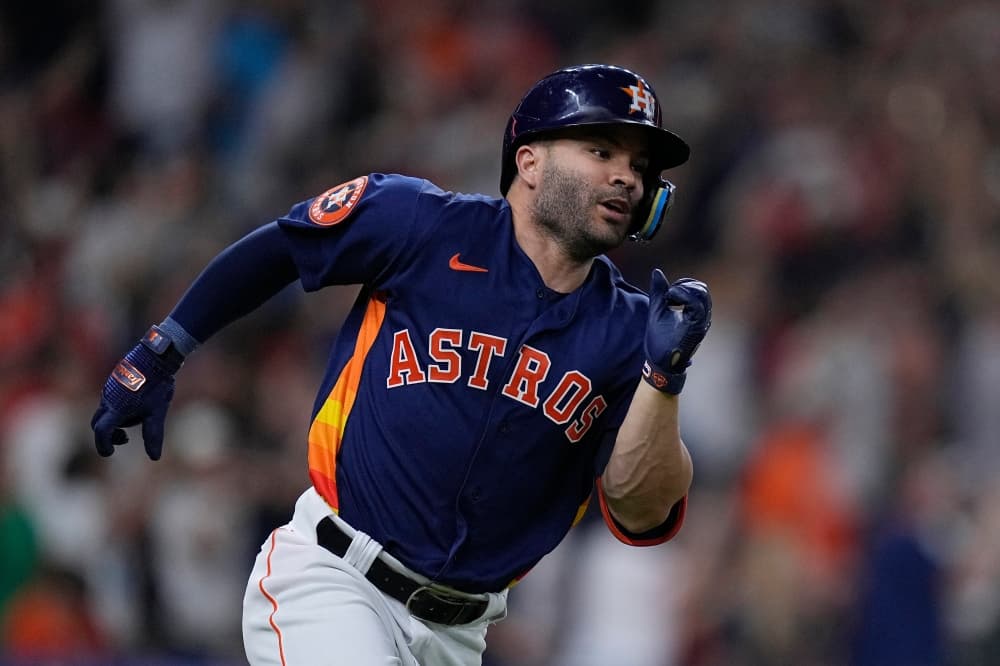 José Altuve and Houston Astros agree to new contact adding $125 million for 2025-29