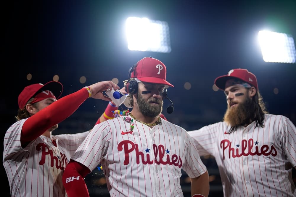 This one time, with a band question, Phillies fan sparks a ‘Sexy’ slogan