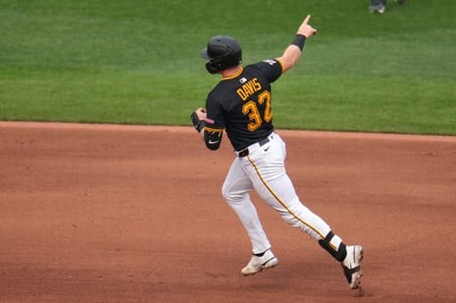 Henry Davis’ second home run in as many days lifts Pirates to a 2-1 victory over sliding Phillies