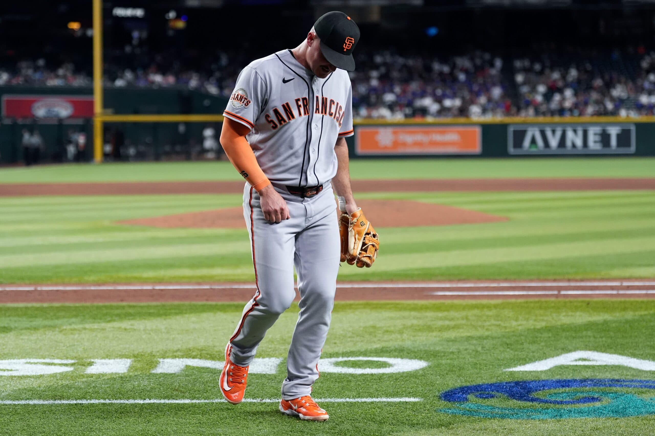 Giants 3B Matt Chapman leaves game with abdominal strain, set for MRI on Wednesday