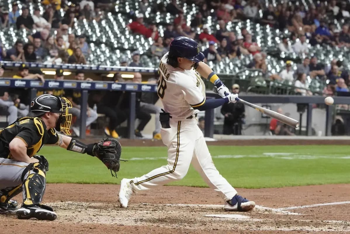 Milwaukee Brewers’ Keston Hiura hits a walk-off two run home run during the ninth inning of a baseball game against the Pittsburgh Pirates Monday, August 29, 2022. (AP Photo/Morry Gash)