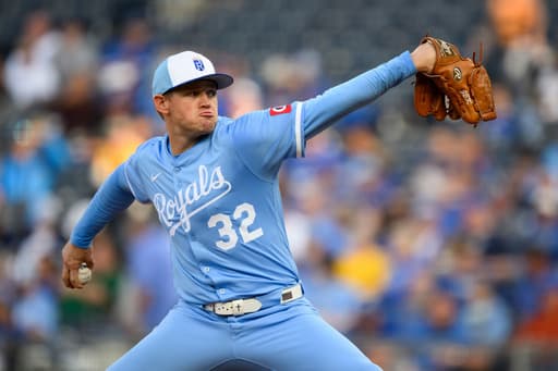Royals rotation candidate Stephen Kolek sidelined by left oblique strain