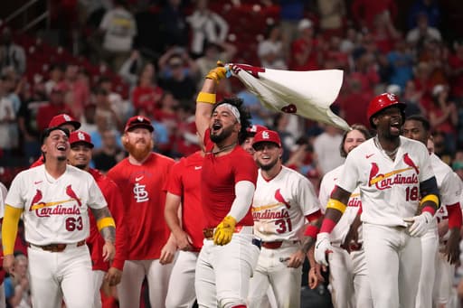 Iván Herrera’s 3-run, walk-off homer in the 10th inning lifts Cardinals past Pirates