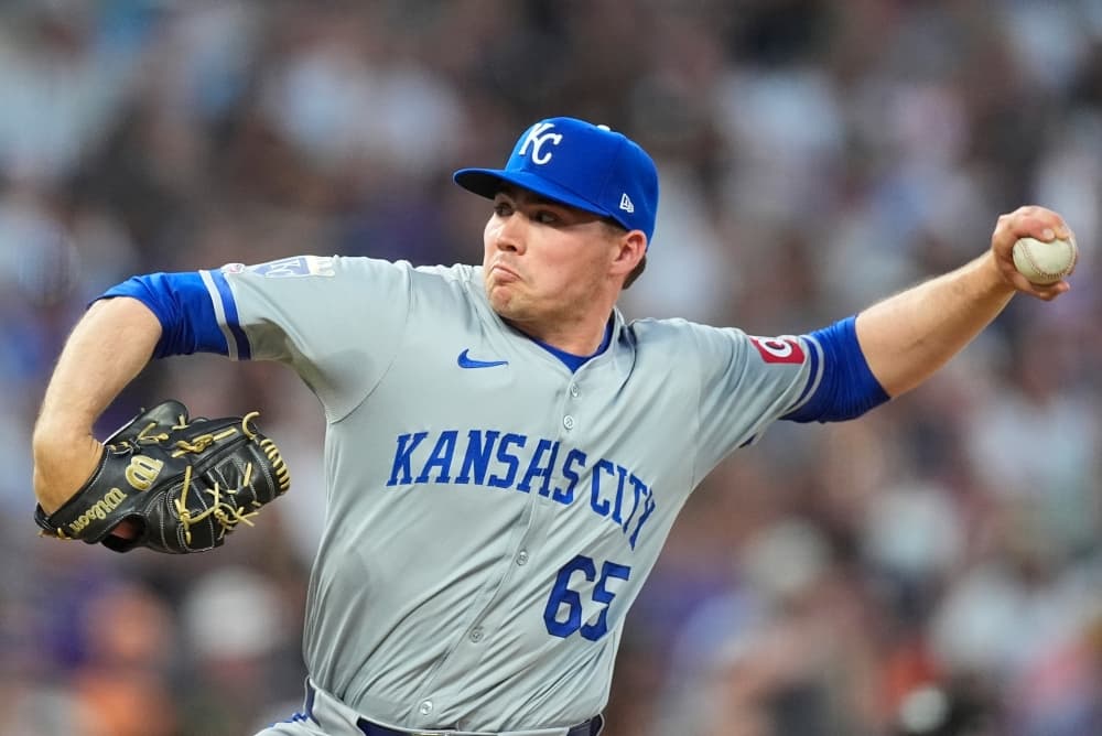 Royals acquire RHP Michael Lorenzen from Rangers for minor league lefty Walter Pennington