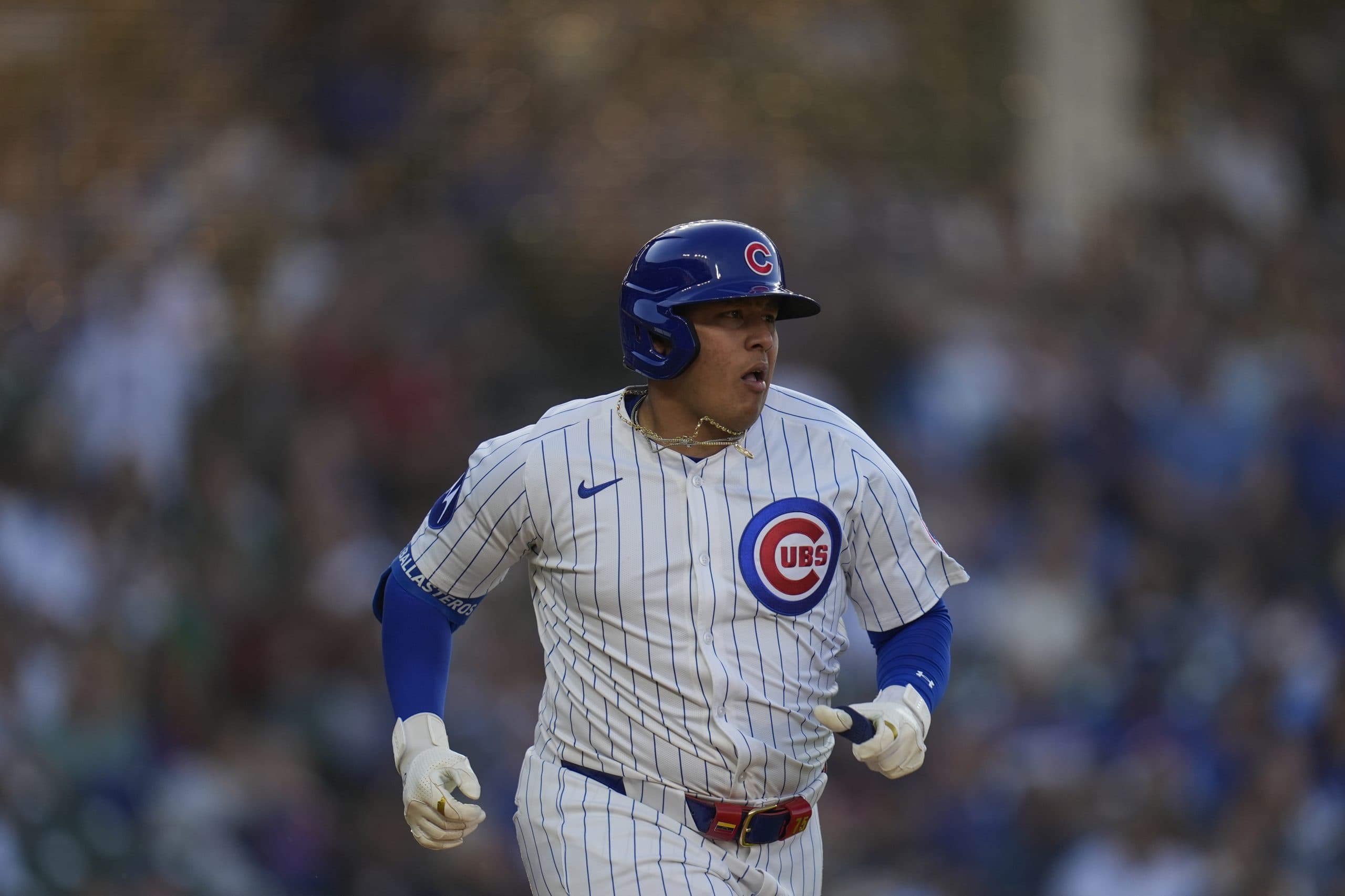 Surprise! Moisés Ballesteros’ parents travel from Venezuela and see son make his MLB debut