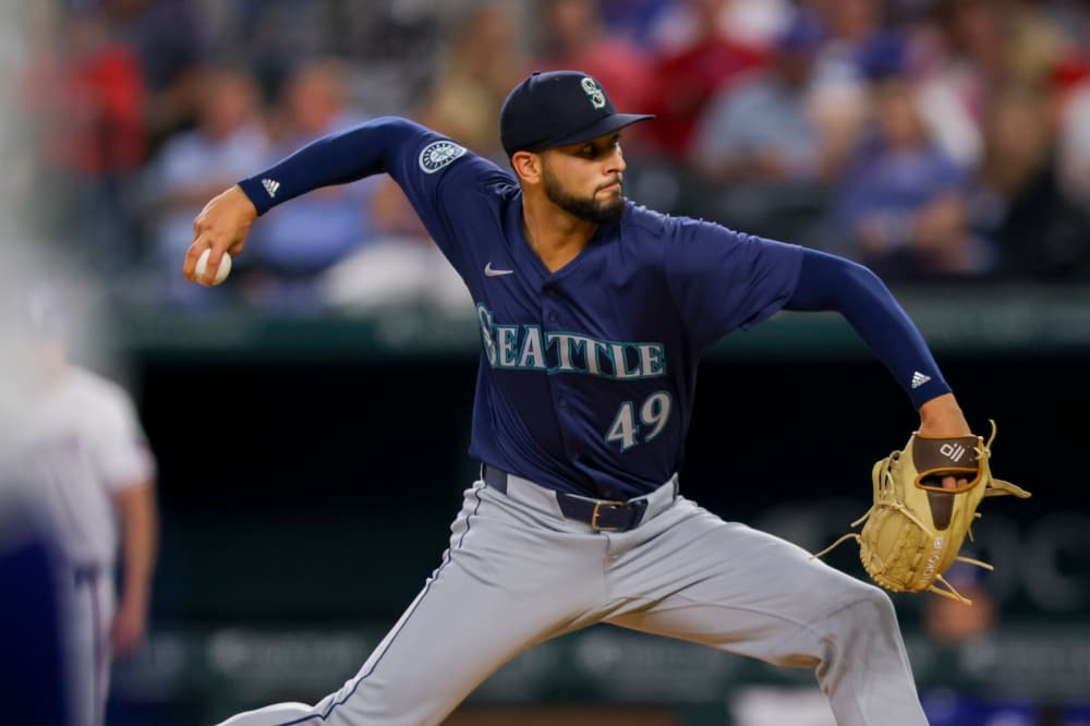 Cubs add bullpen depth by acquiring right-hander Tyson Miller from Mariners