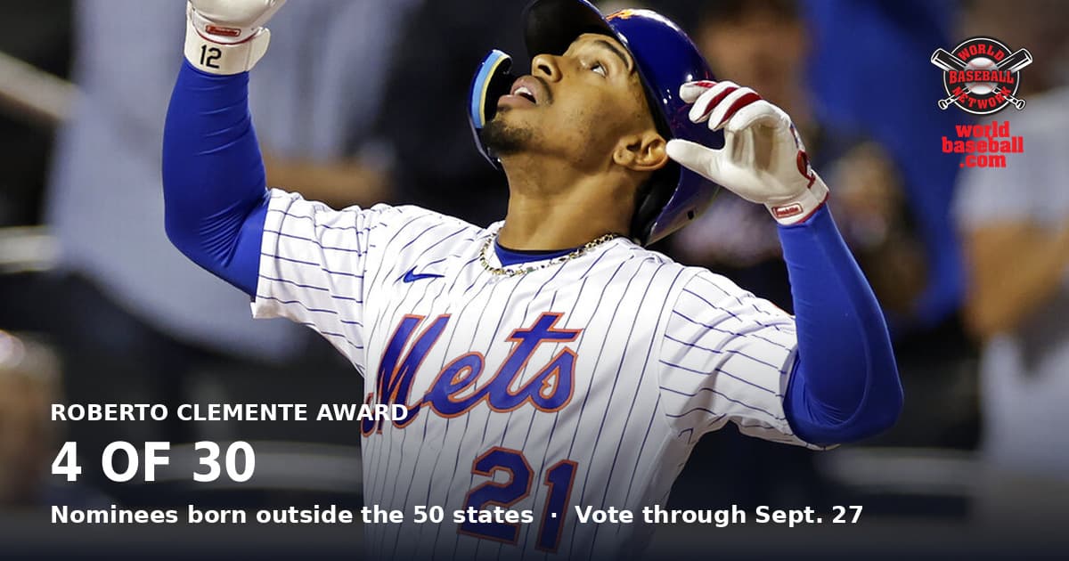 Mets shortstop Francisco Lindor, wearing number 21 in tribute to Roberto Clemente, looks skyward after a home run.