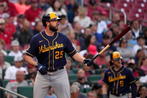 Former Brewers player Darin Ruf sues Reds over injury in Cincinnati that ended his career