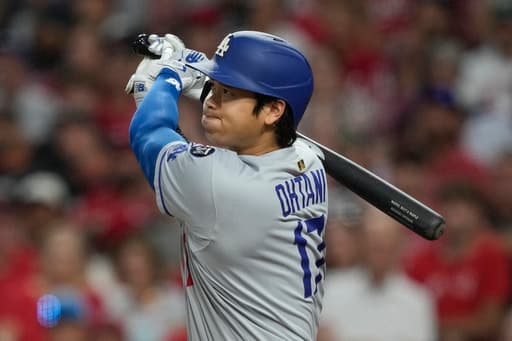 Ohtani’s two-run double extends hitting streak as Dodgers defeat Reds 5-2