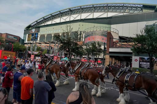 High tech, low visibility: New ribbon boards cause partly obstructed views at D-backs’ Chase Field