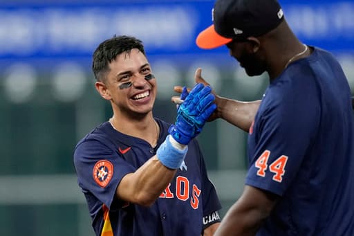 Astros slugger Yordan Alvarez has setback in recovery from broken hand and will see specialist