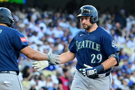 Dominic Canzone’s 2-run homer in the 8th lifts the Mariners over the Dodgers 7-6