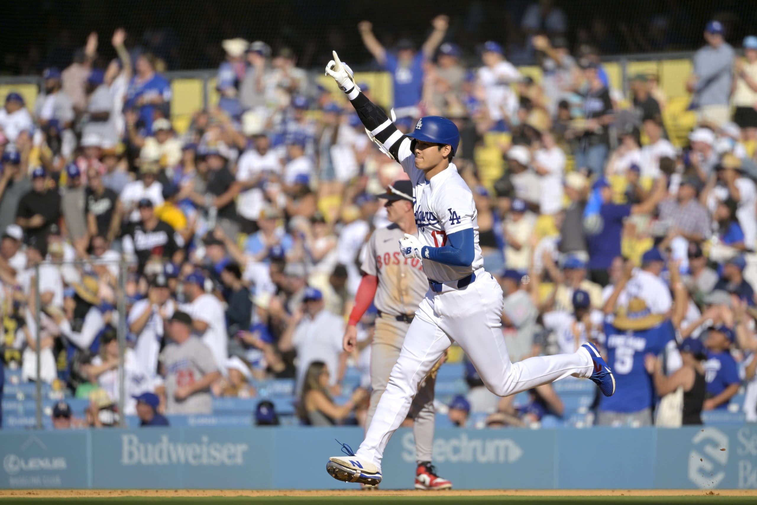 Shohei Ohtani Featured in Ad with Babe Ruth