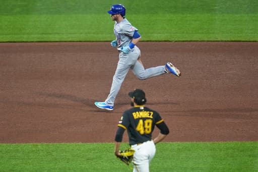 Cubs snap 10-game losing streak as Ian Happ has 3-run homer, 5 RBIs in 10-4 win over Pirates