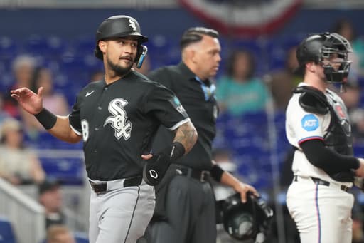 Toronto’s Double-A New Hampshire farm team scores 8 runs in 2nd inning before its first hit