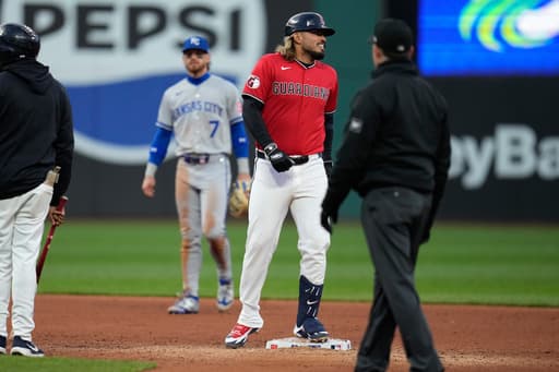 Guardians shortstop Gabriel Arias is expected to miss 4-8 weeks with hamstring strain