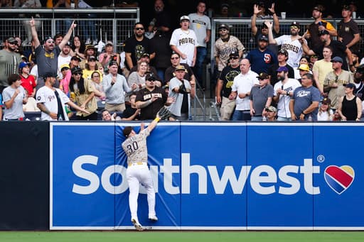 Padres left fielder Gavin Sheets leaves game after colliding face-first with padded wall