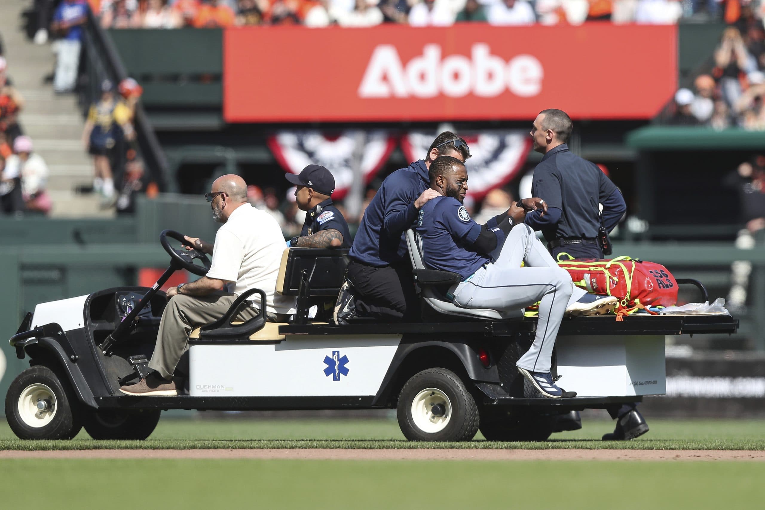 Mariners’ Victor Robles will miss at least 12 weeks with a dislocated left shoulder