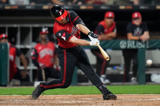 Santana drives in 4, Kayfus knocks in 3 to lead Guardians past White Sox 9-5 for 4th straight win