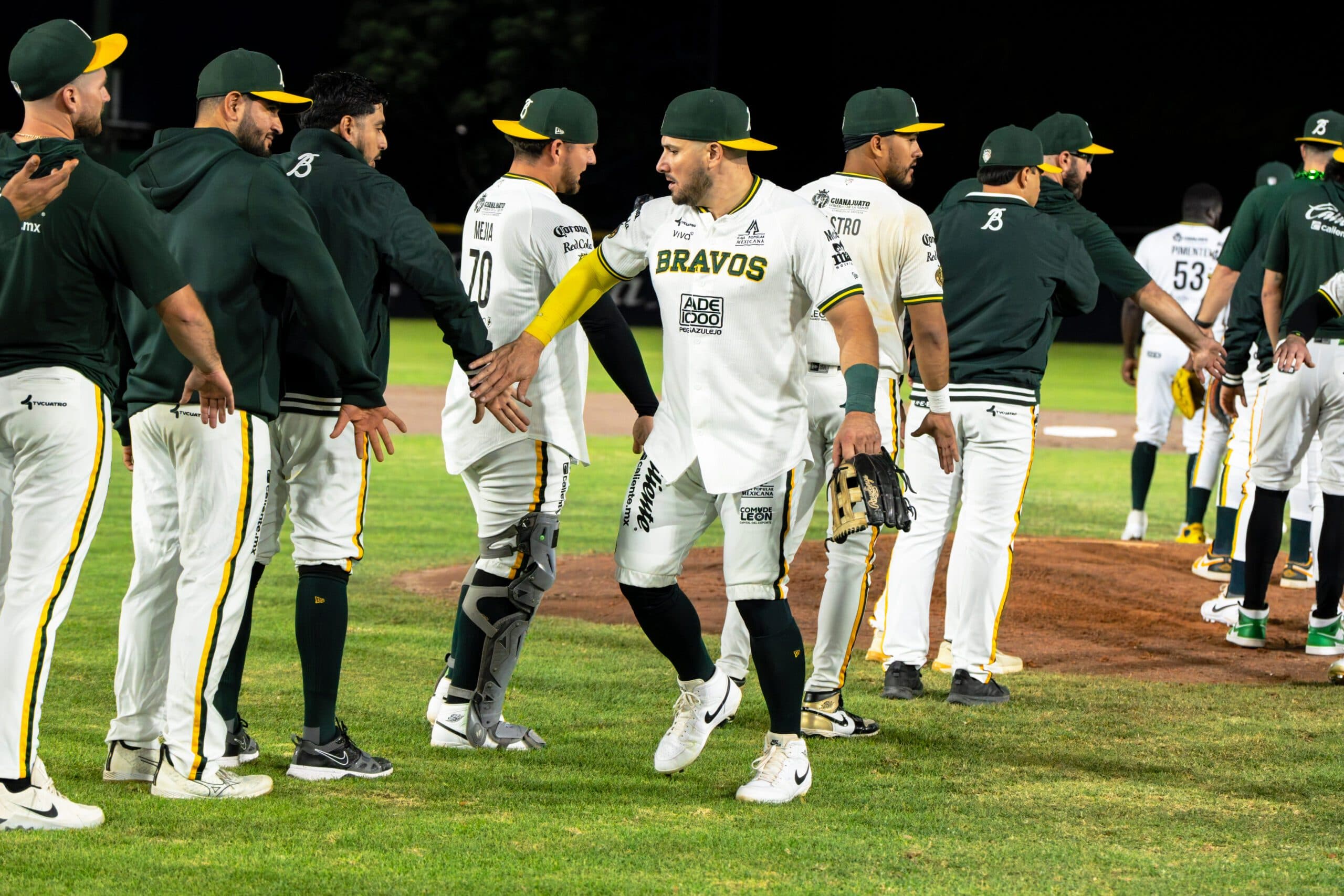 Liga Mexicana de Beisbol: Bravos de Leon Halt Diablos Streak at 14; Yucatan Scores Six Late Runs to Beat Queretaro