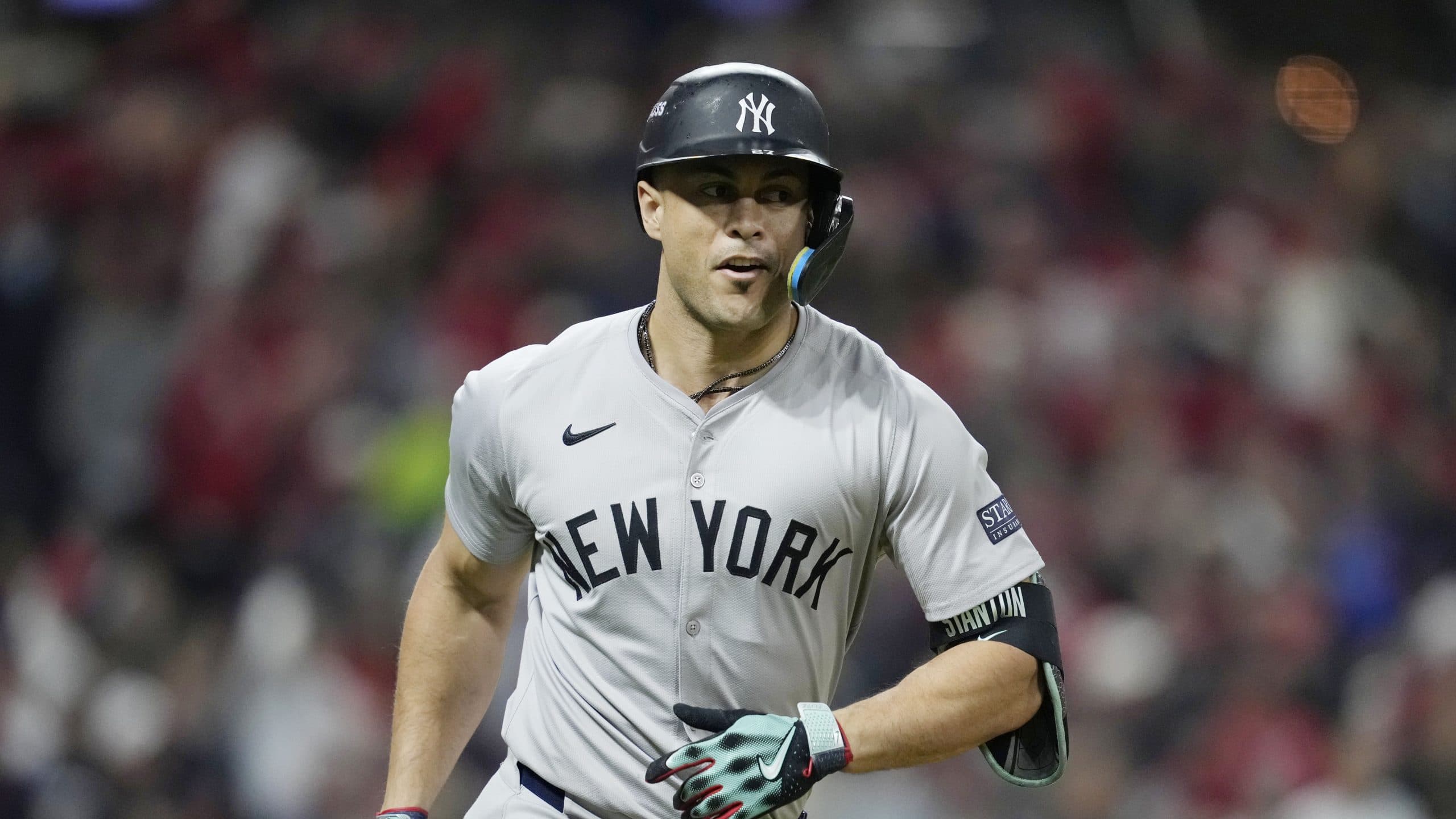Yankees’ Stanton Hasn’t Swung a Bat in 3 or 4 Weeks and is Unsure of Whether he can Play in Opener