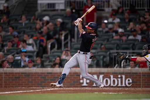 Wood drives in go-ahead run in 8th as Nationals end 7-game skid with 5-4 comeback win over Braves