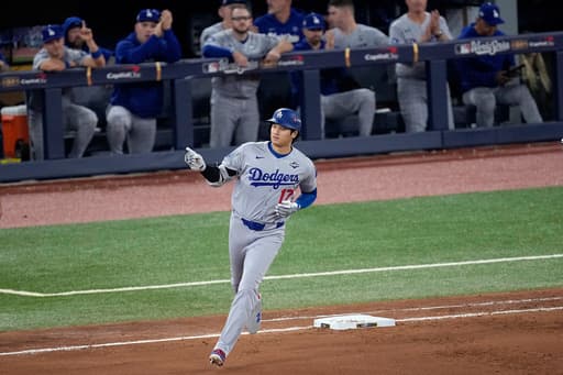 Dodgers manager Dave Roberts doesn’t think slugger Shohei Ohtani heard Toronto fans’ taunts