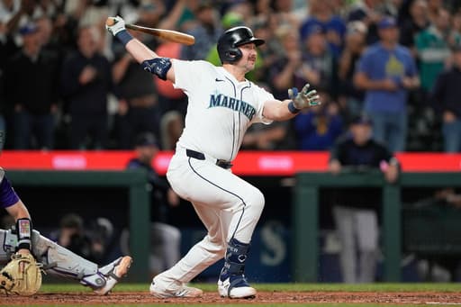 Raleigh hits 60th home run, Mariners win AL West title