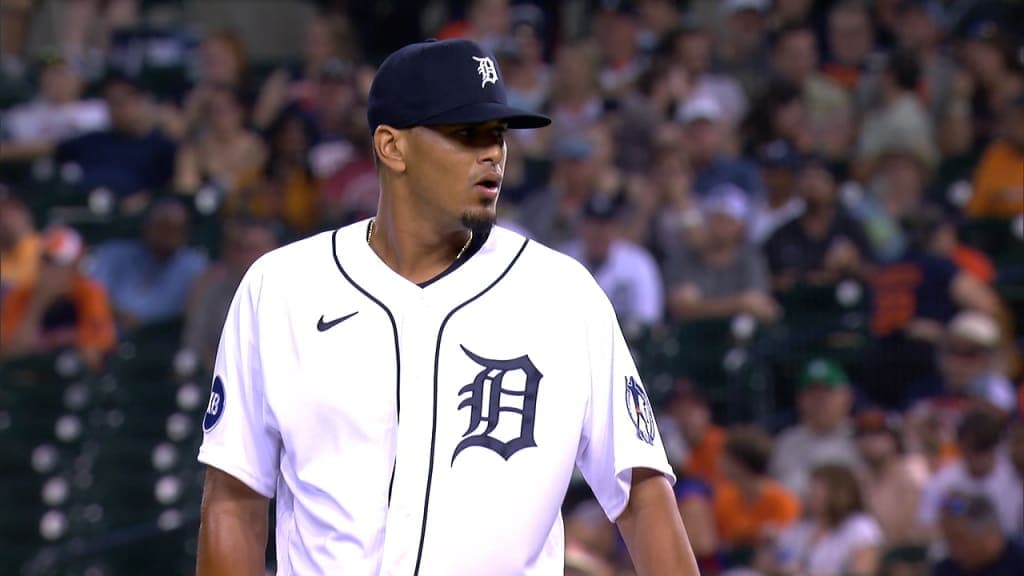 Luis F. Castillo Signs Minor League Deal with Seattle Mariners
