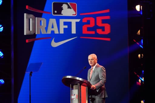 Manfred says MLB in better position to reach broadcast agreements for 2026-28