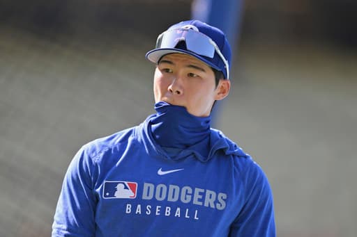 Dodgers call up infield prospect Alex Freeland, place Hyeseong Kim on 10-day injured list