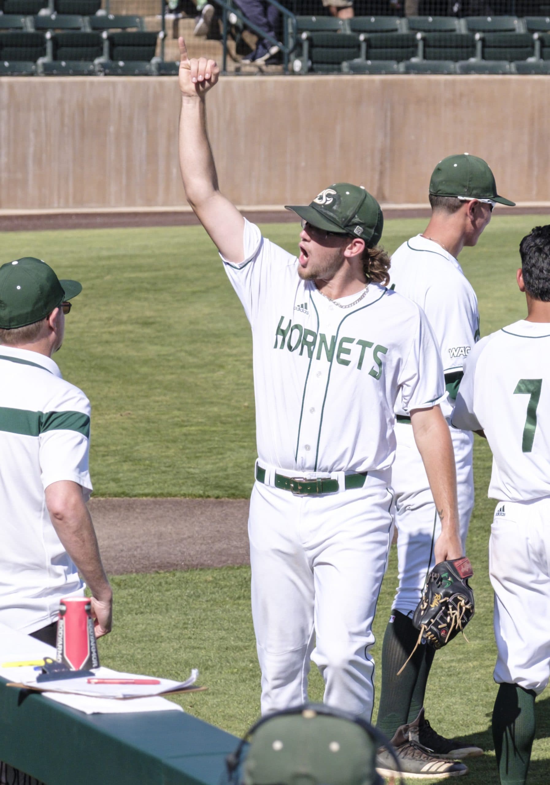 Austin Roberts and Nick Dombkowski Sign with Gigantes del Cibao  