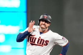 Doosan Bears Sign MLB Veteran Jake Cave 