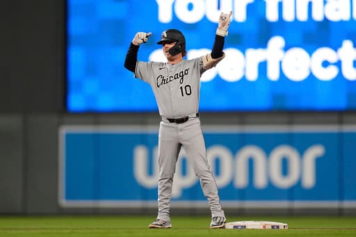 White Sox rally again to sweep Twins, win fifth straight