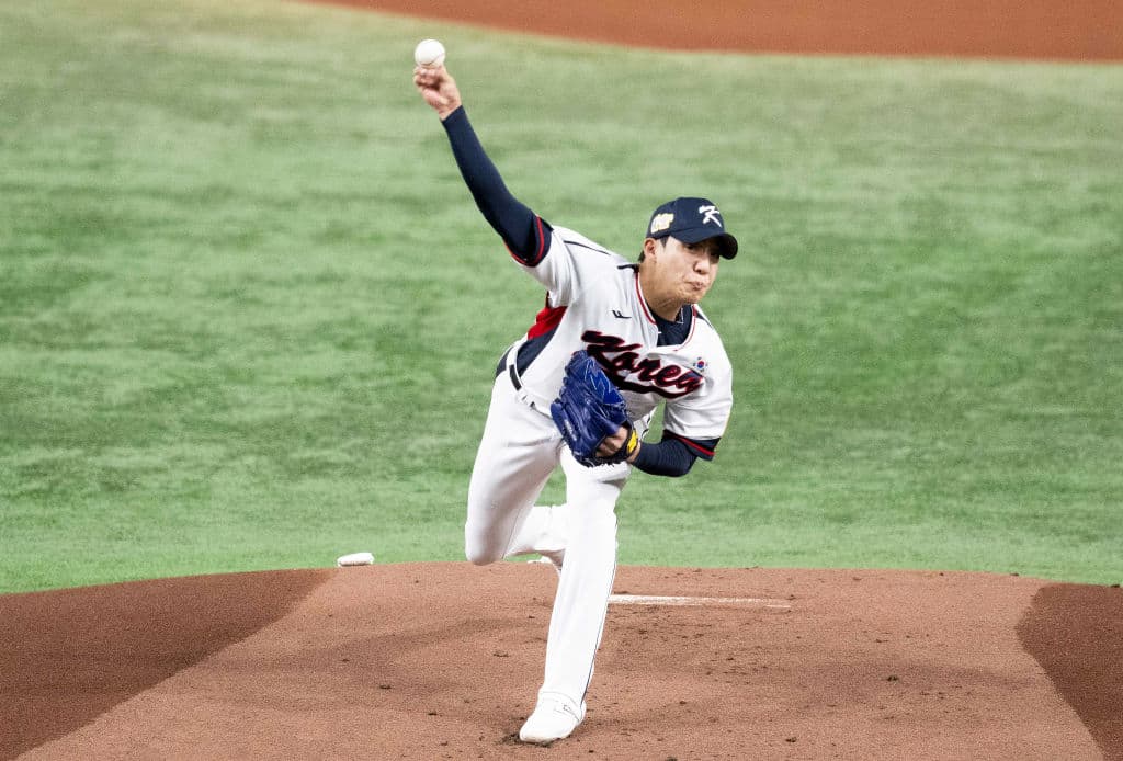 Won Tae-in Ruled Out for Rest of Korean Series with Shoulder Injury
