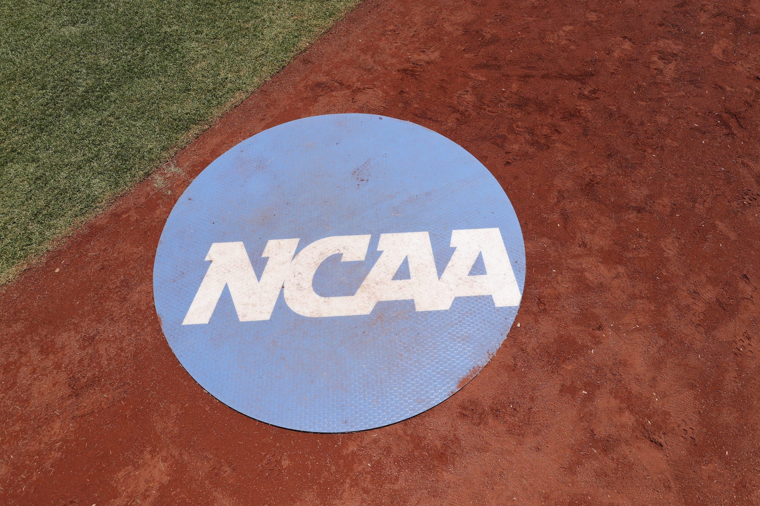UNC-Wilmington’s Cam Bagwell Throws Perfect Game Against Campbell