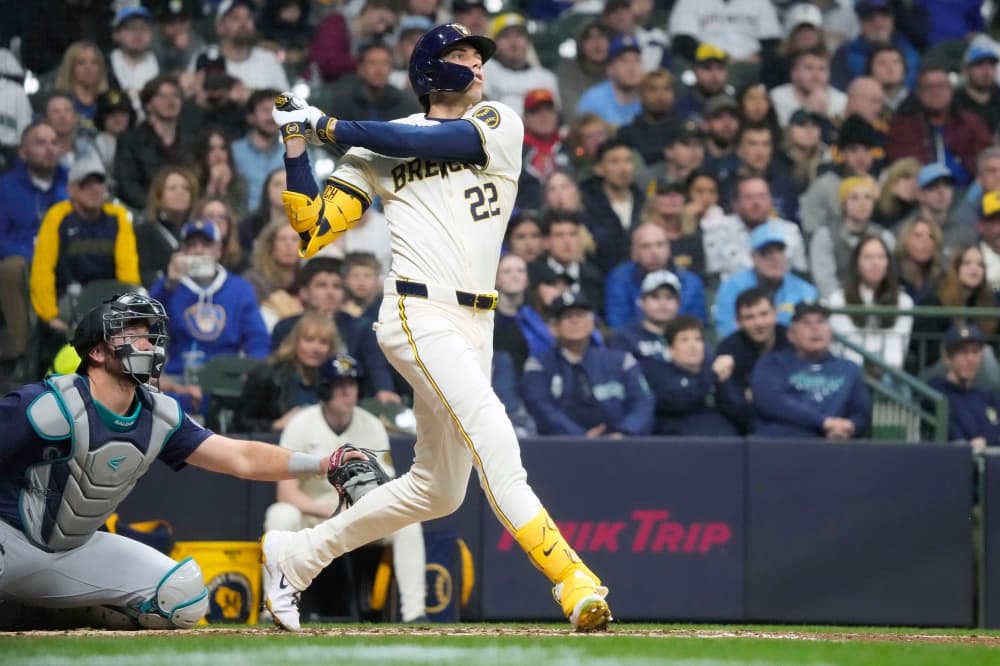 Milwaukee’s Christian Yelich leaves the game in the second inning at Baltimore with back discomfort