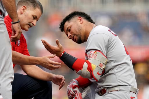 Cardinals’ Contreras sustains left hand contusion when hit by pitch from Pirates ace Skenes