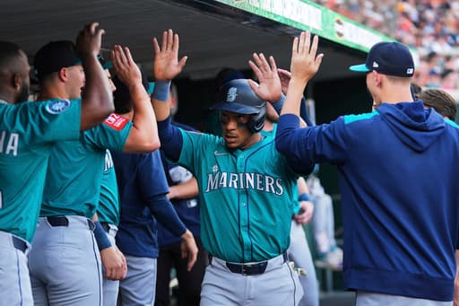 Mariners beat MLB-leading Tigers 8-4, sweeping 3-game series before All-Star break