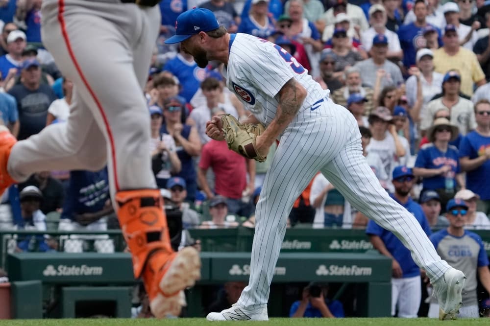 Cubs reliever Colten Brewer breaks hand punching wall after rough outing