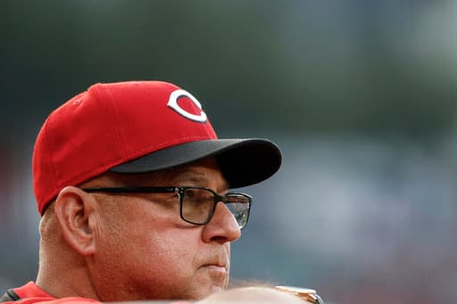 Francona and Cash’s friendly feud continues with scoreboard prank