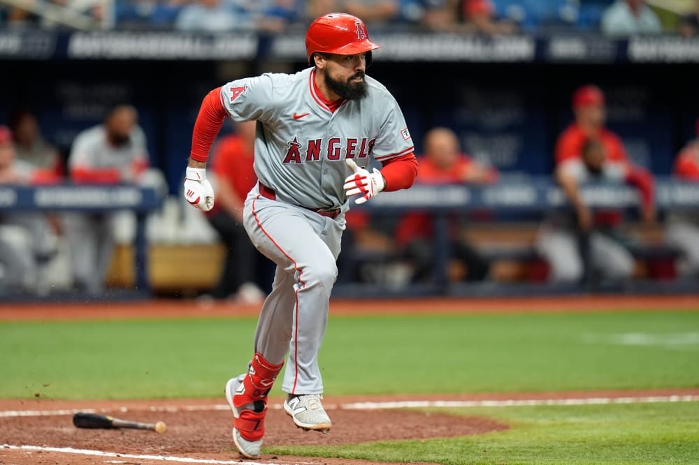 Angels’ Anthony Rendon leaves game against Reds with a hamstring injury