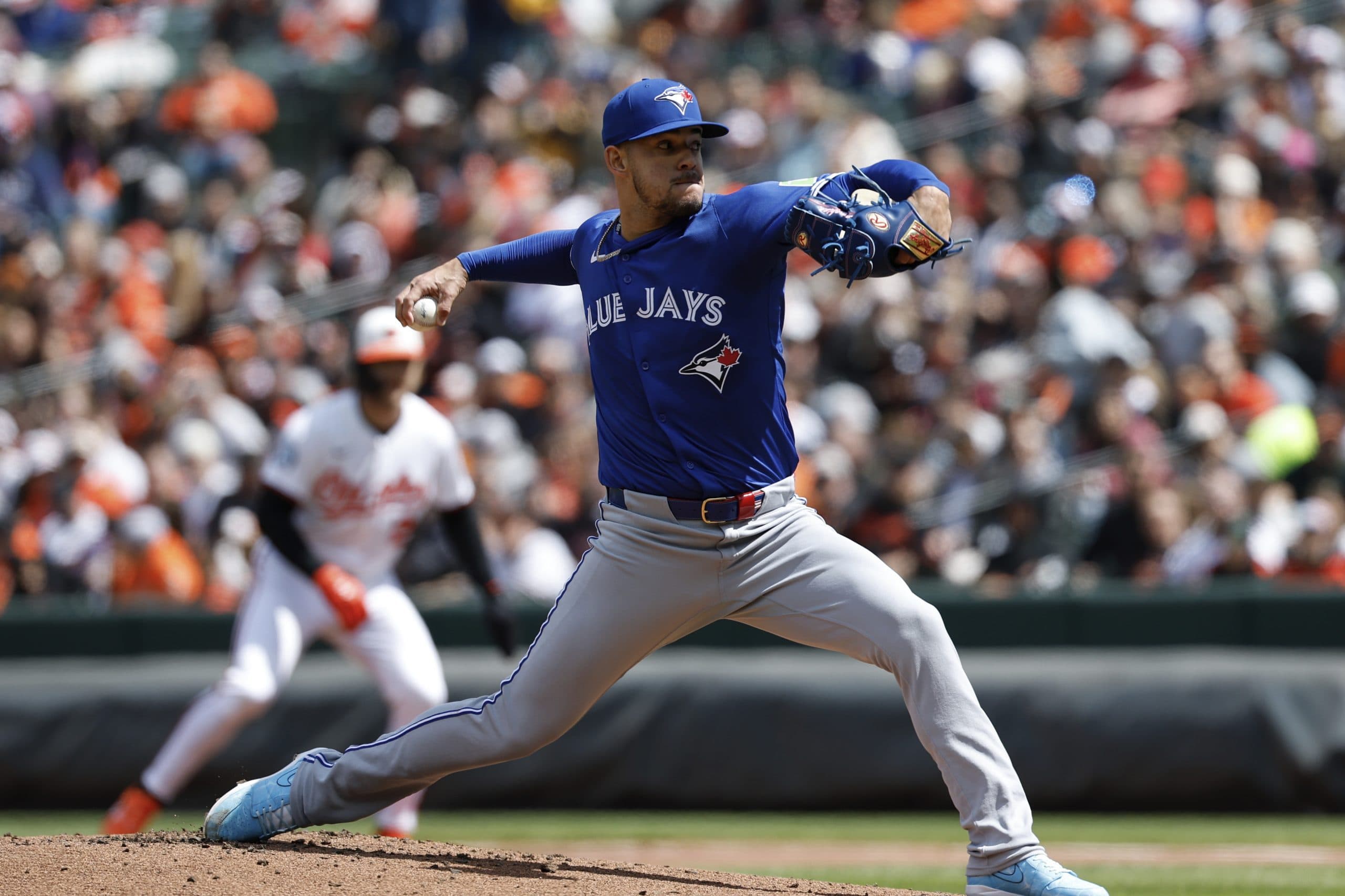 José Berríos and Cal Raleigh exchange angry words over suspected pitch tipping incident