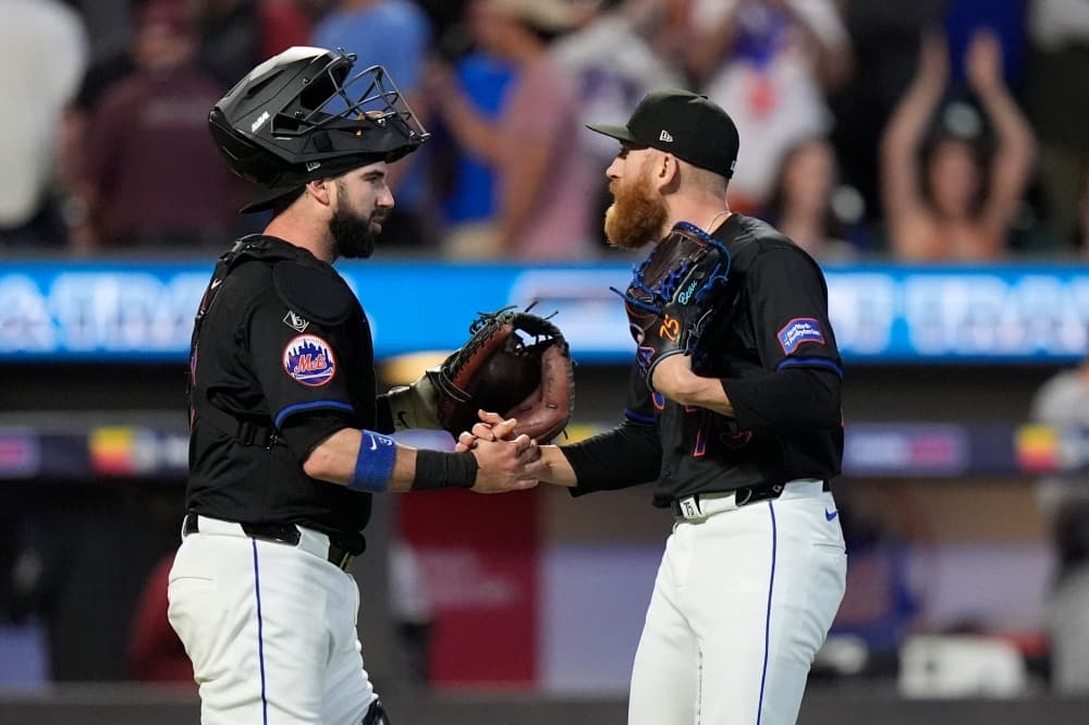 Cubs sign veteran catcher Tomás Nido, designate Yan Gomes for assignment