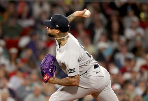 Yankees’ Luis Gil pulled after 6 no-hit innings. Reliever Fernando Cruz gives up a homer in the 7th