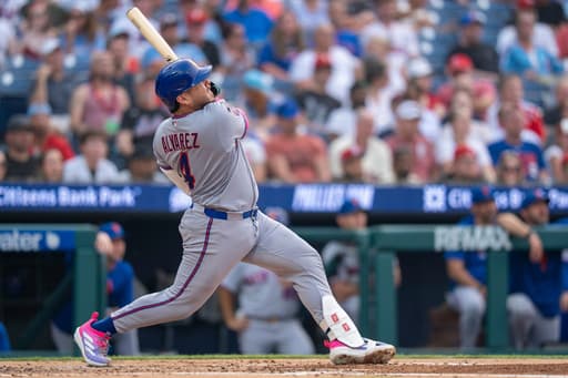 Francisco Alvarez homers twice as Mets beat Phillies 4-1 under smoky sky