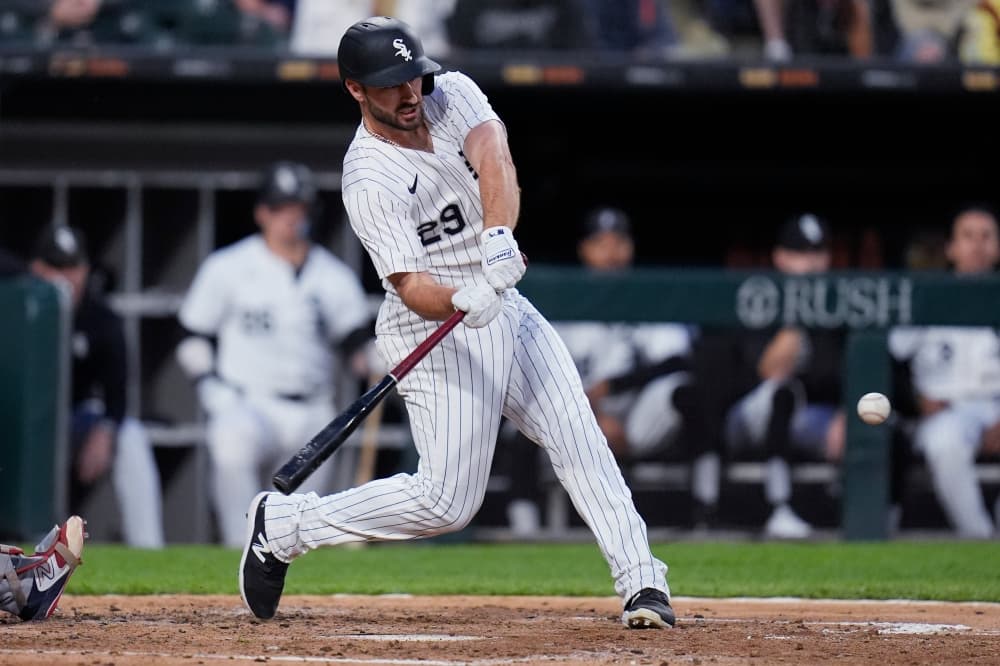 Red Sox-White Sox game delayed by 3 bottles thrown toward the field